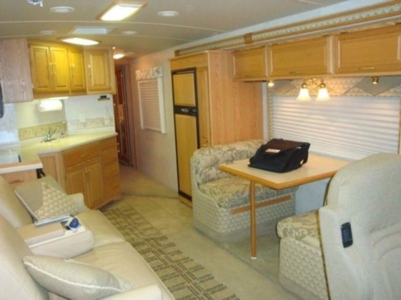 2005 Winnebago Journey - 004