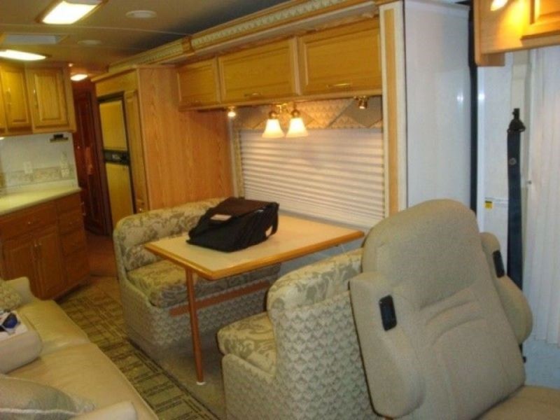 2005 Winnebago Journey - 005
