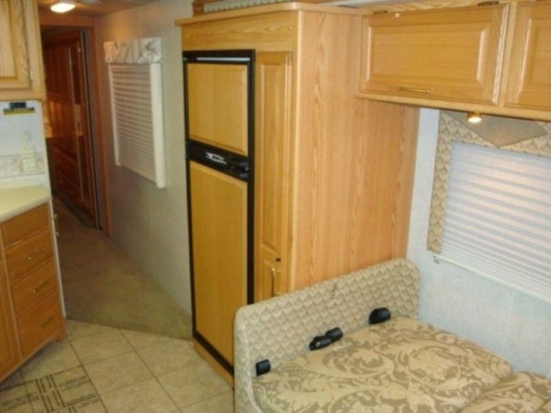 2005 Winnebago Journey - 006