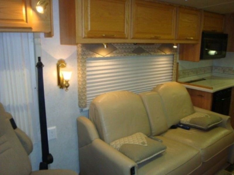 2005 Winnebago Journey - 007