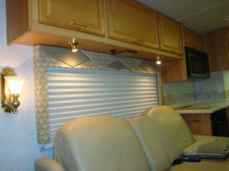 2005 Winnebago Journey - 008
