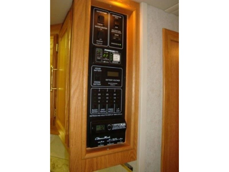 2005 Winnebago Journey - 015