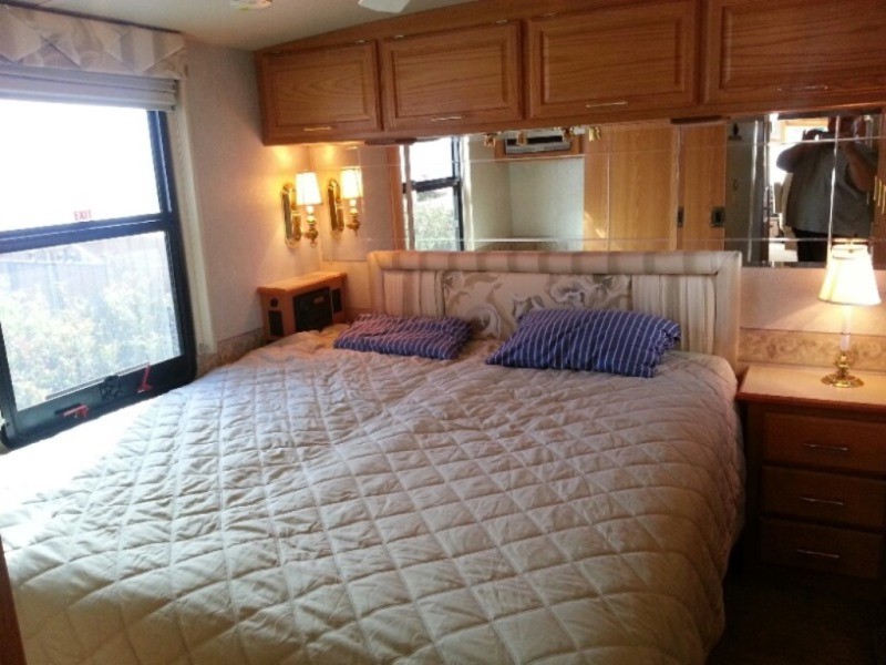 2005 Winnebago Journey - 022