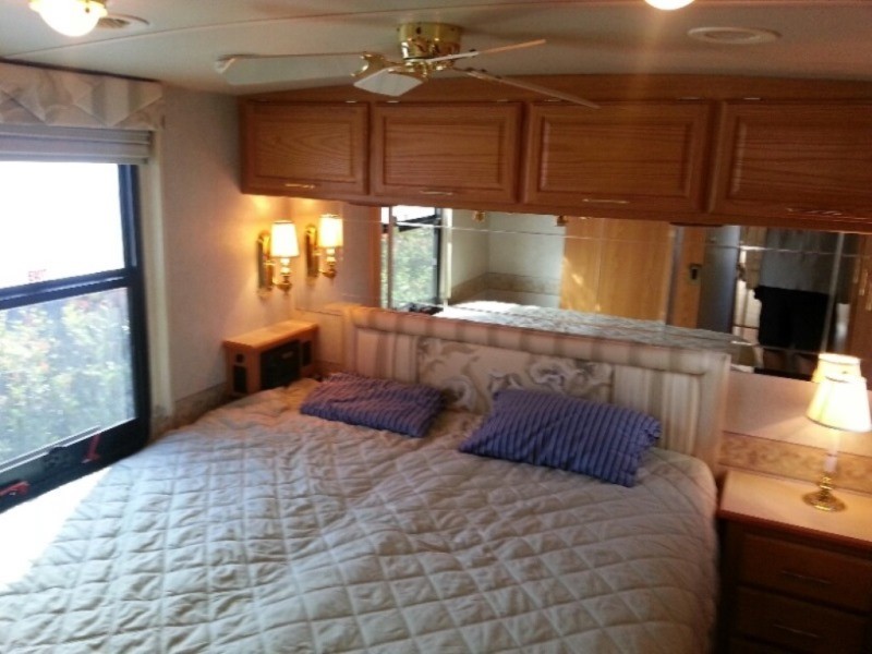 2005 Winnebago Journey - 023