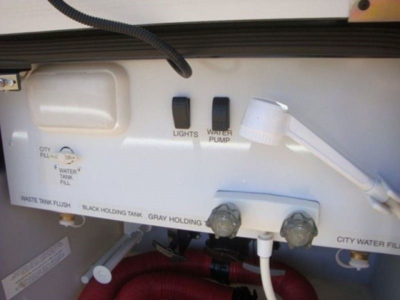 2005 Winnebago Journey - 035