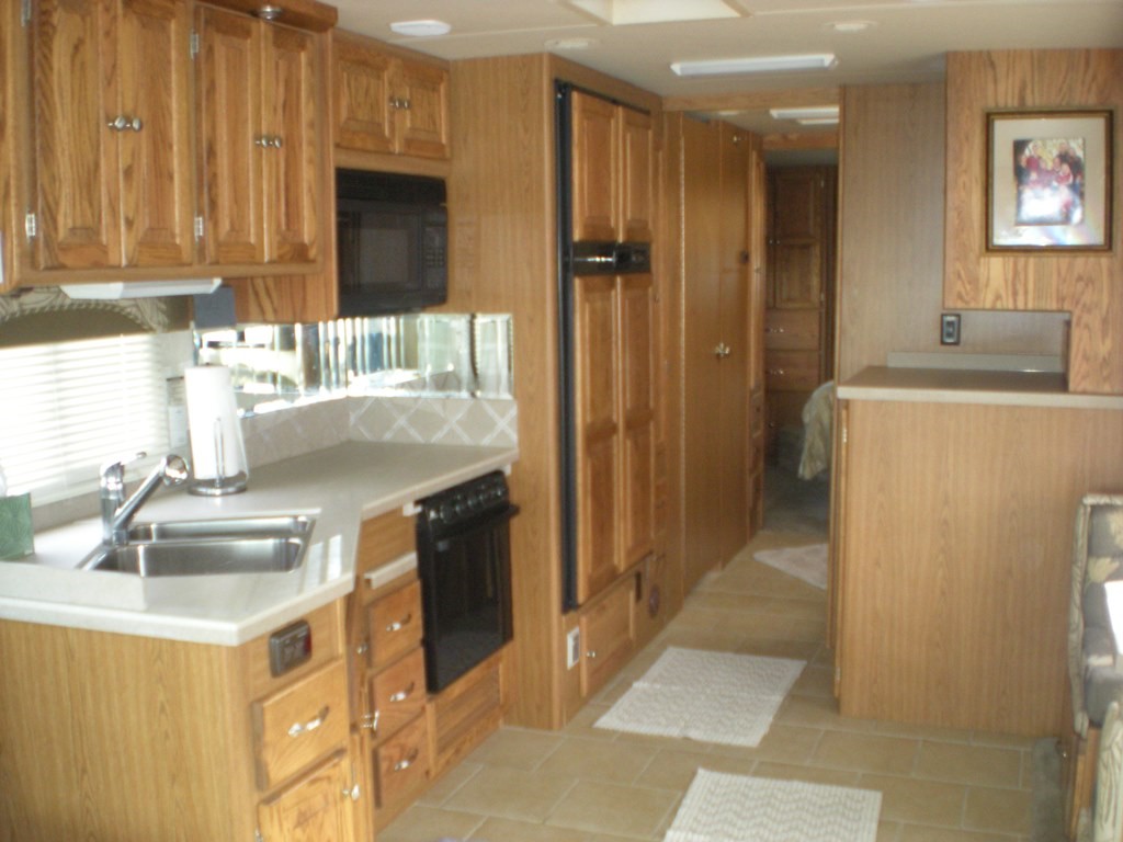 2005 Tiffin Phaeton RH  - 010