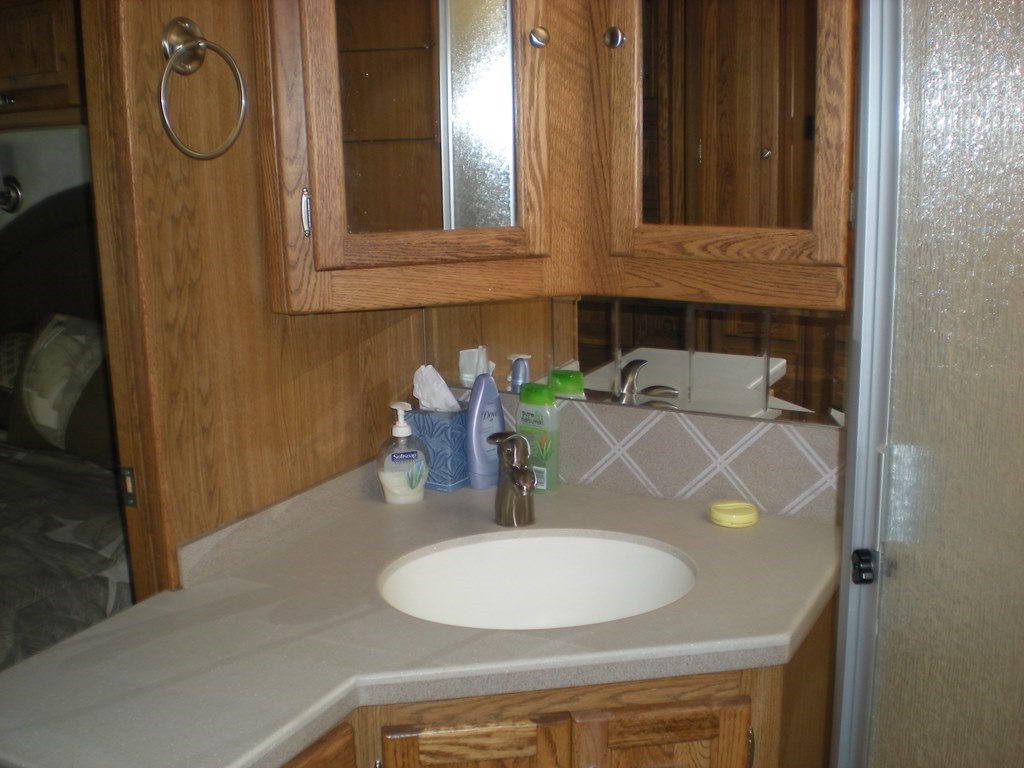 2005 Tiffin Phaeton RH  - 017