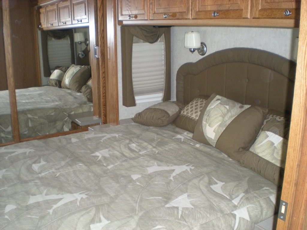 2005 Tiffin Phaeton RH  - 019