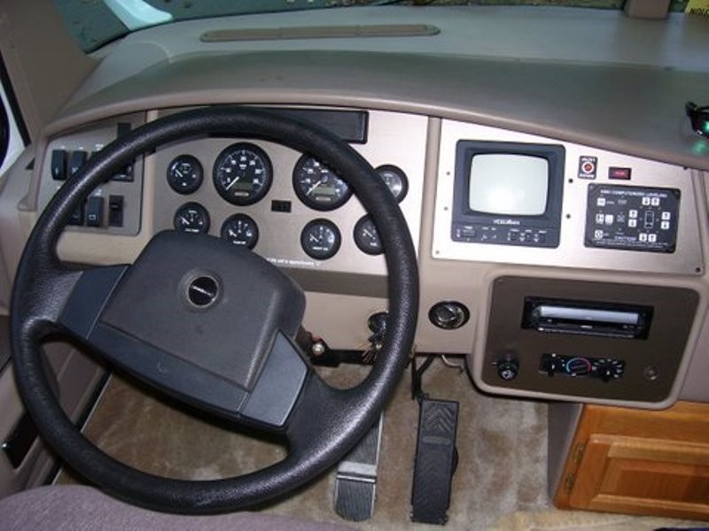 2001 Georgie Boy Cruise Master - 005