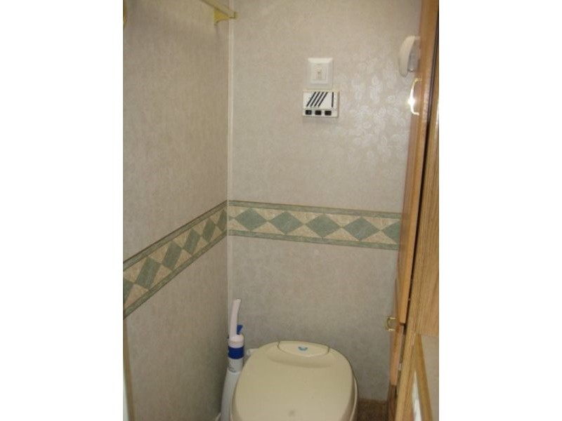 2003 Holiday Rambler Atlantis - 006