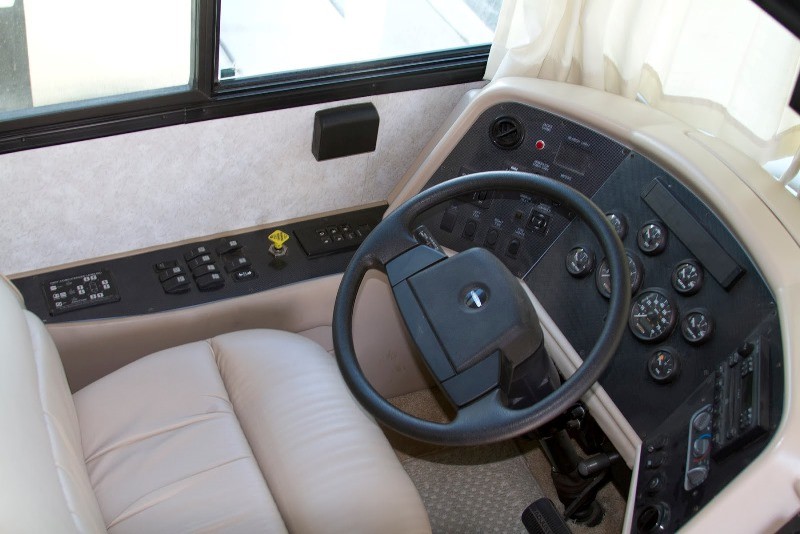 2004 Tiffin Phaeton - 002