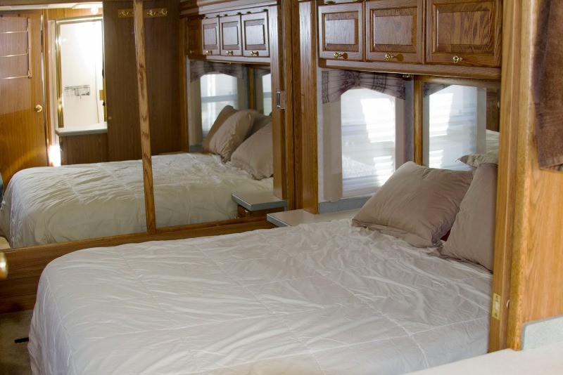 2004 Tiffin Phaeton - 009