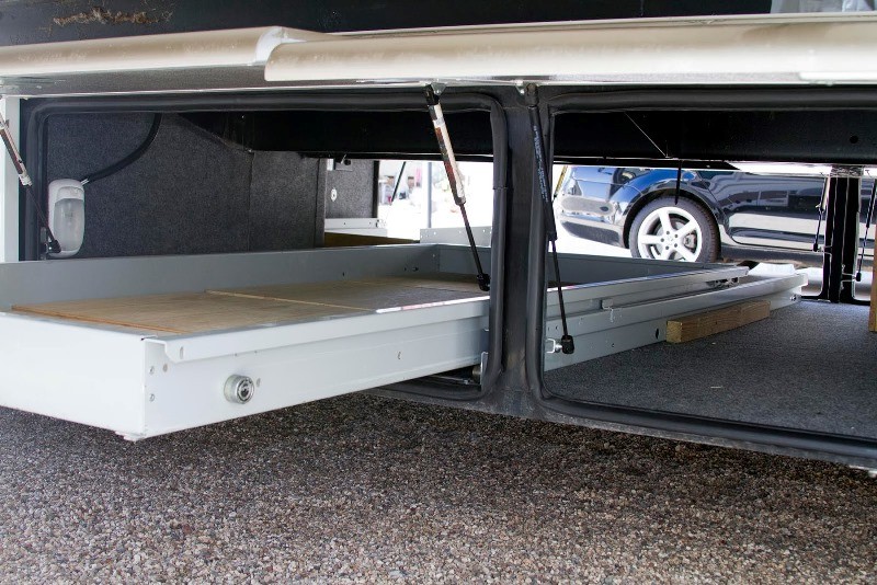 2004 Tiffin Phaeton - 011