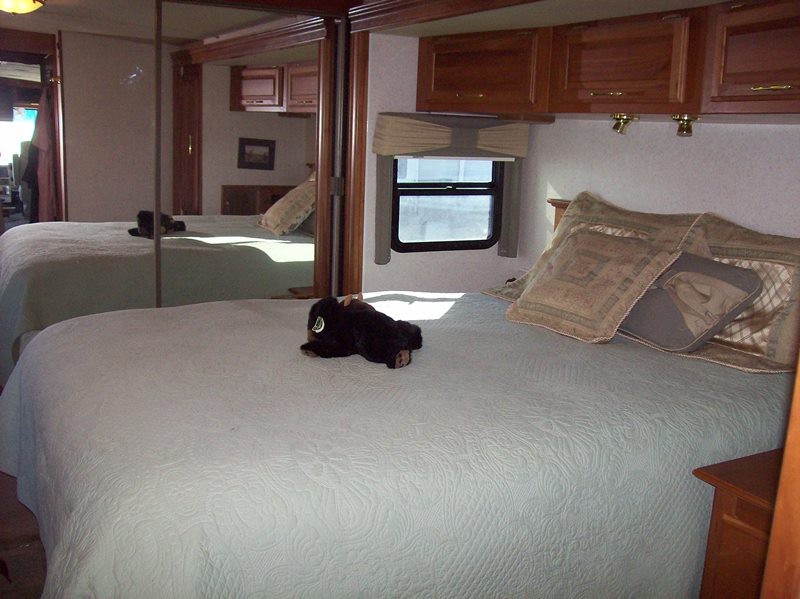 2004 Winnebago Vectra - 008