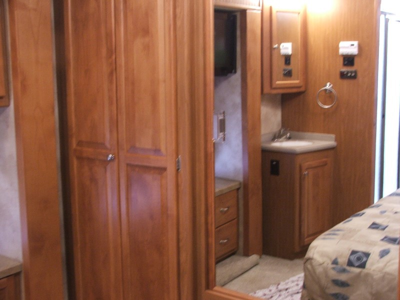 2009 Tiffin Allegro Red 36QSA - 018