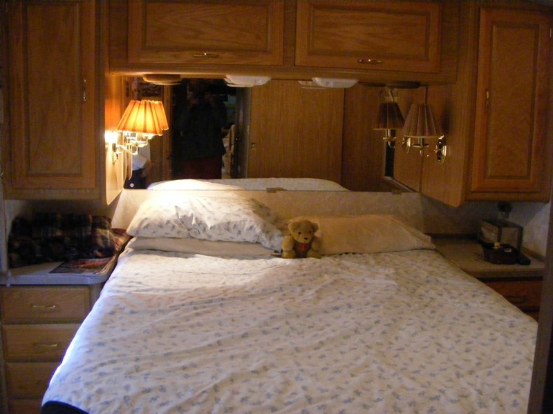 2000 Fleetwood Bounder 39Z - 003