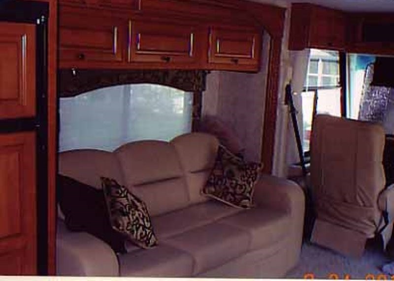 2009 Damon Challenger 378 - 006