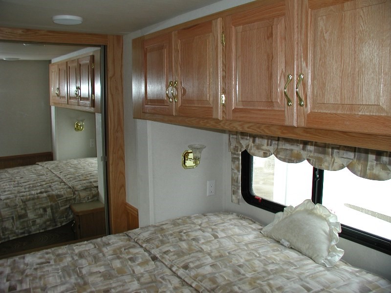 2001 Newmar Mountain Aire - 008