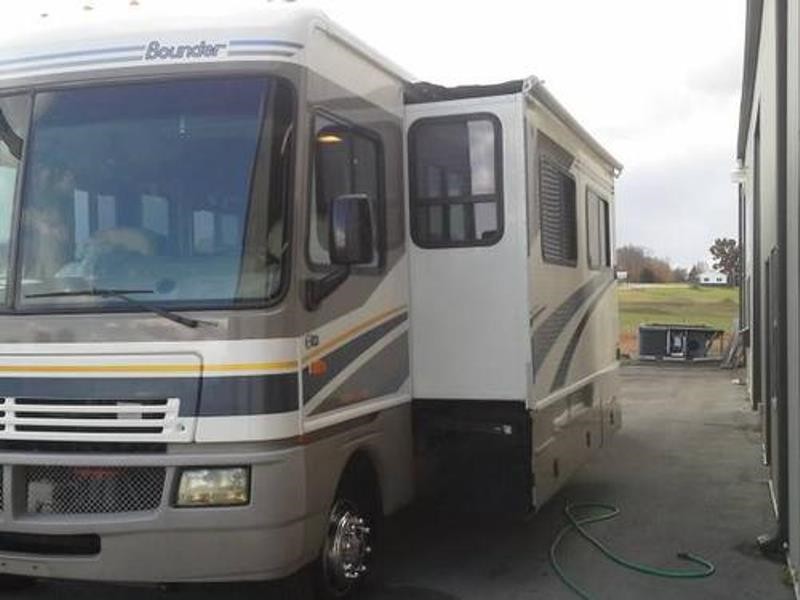 Fleetwood Bounder 35E - 003