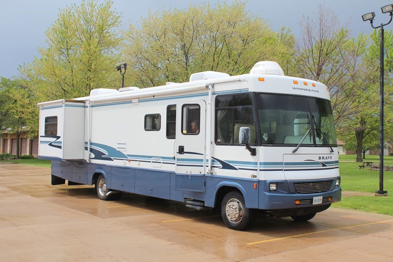 2003 Winnebago Brave - 002