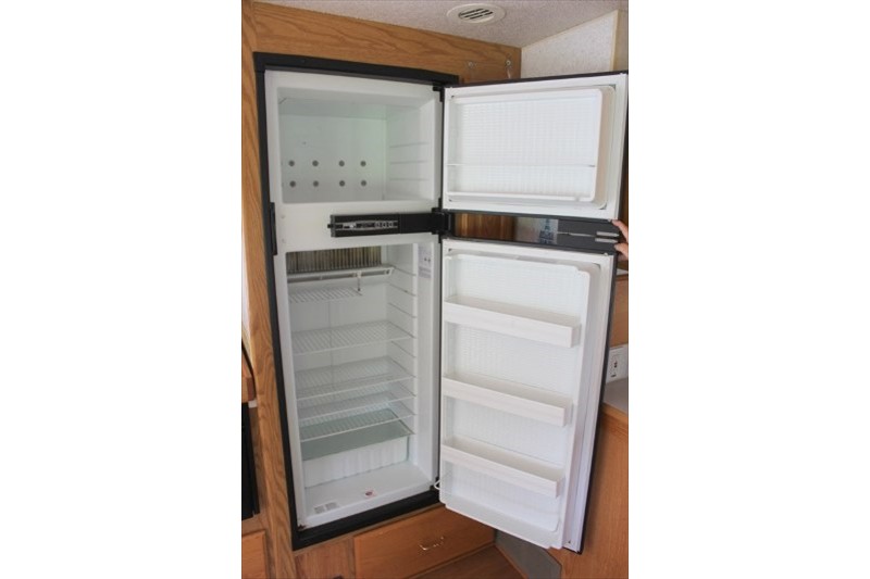 2003 Winnebago Brave - 020