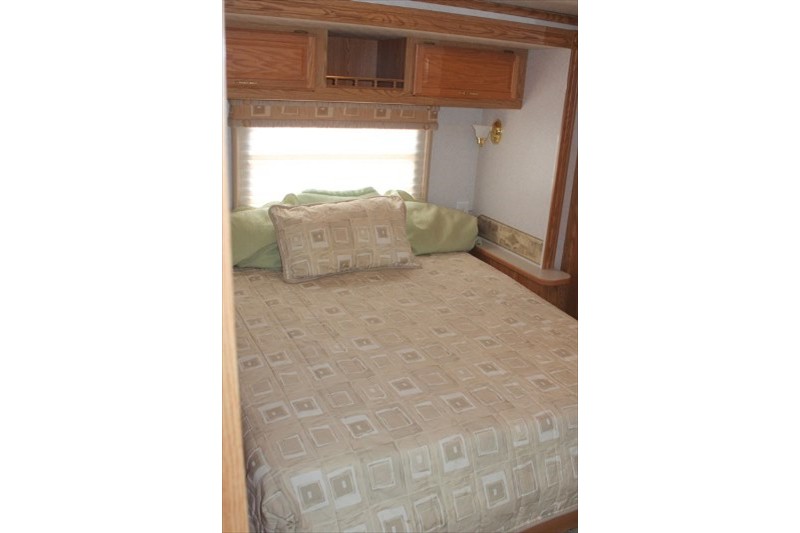 2003 Winnebago Brave - 023