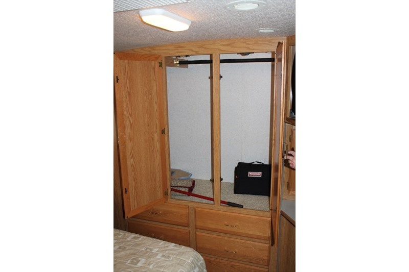 2003 Winnebago Brave - 026