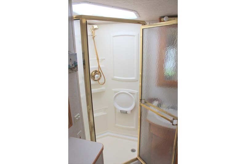 2003 Winnebago Brave - 030