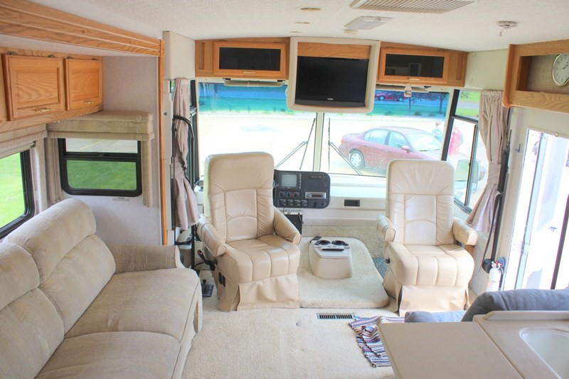 2003 Winnebago Brave - 033