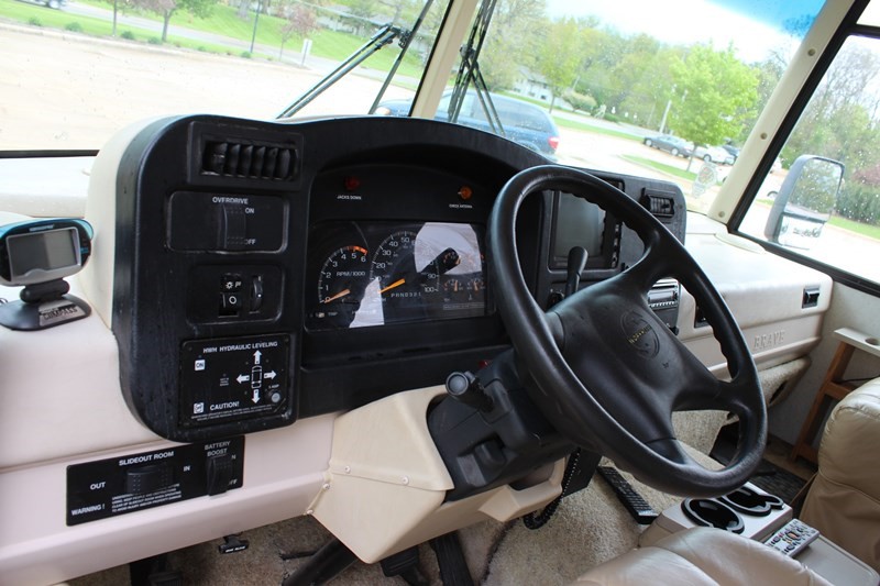 2003 Winnebago Brave - 037