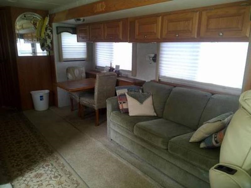 2003 Holiday Rambler Vacationer - 005