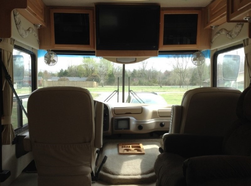 2004 National RV Dolphin - 013