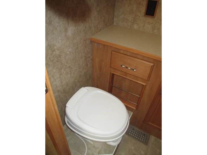 2007 Winnebago Sightseer 29R - 010