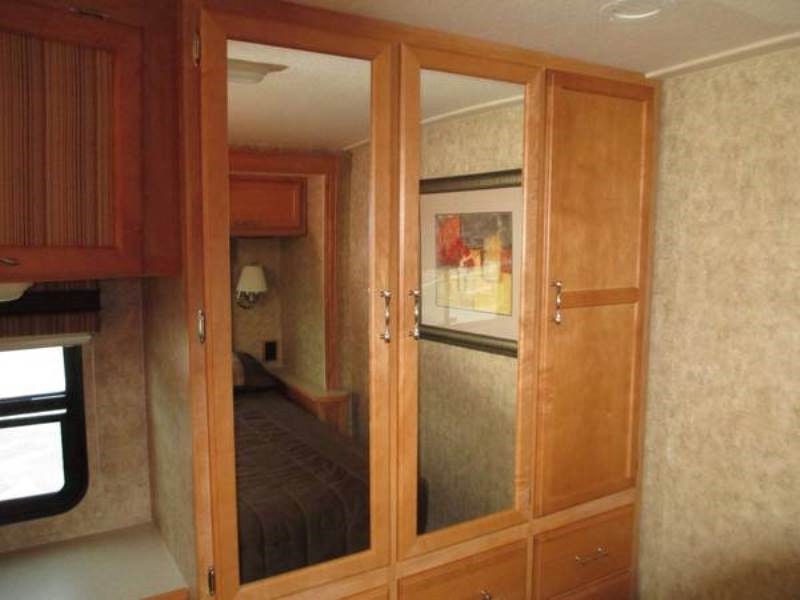 2007 Winnebago Sightseer 29R - 013