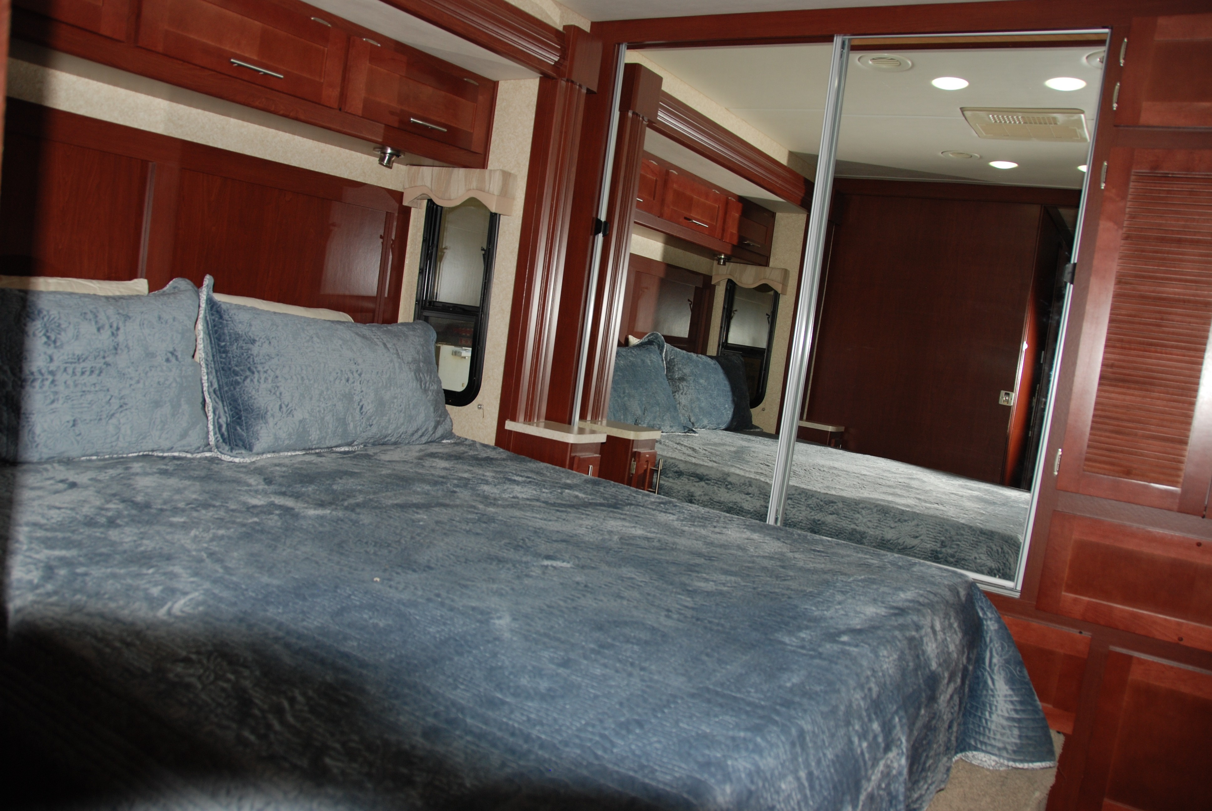 2011 Forest River Berkshire 360FWS - 008