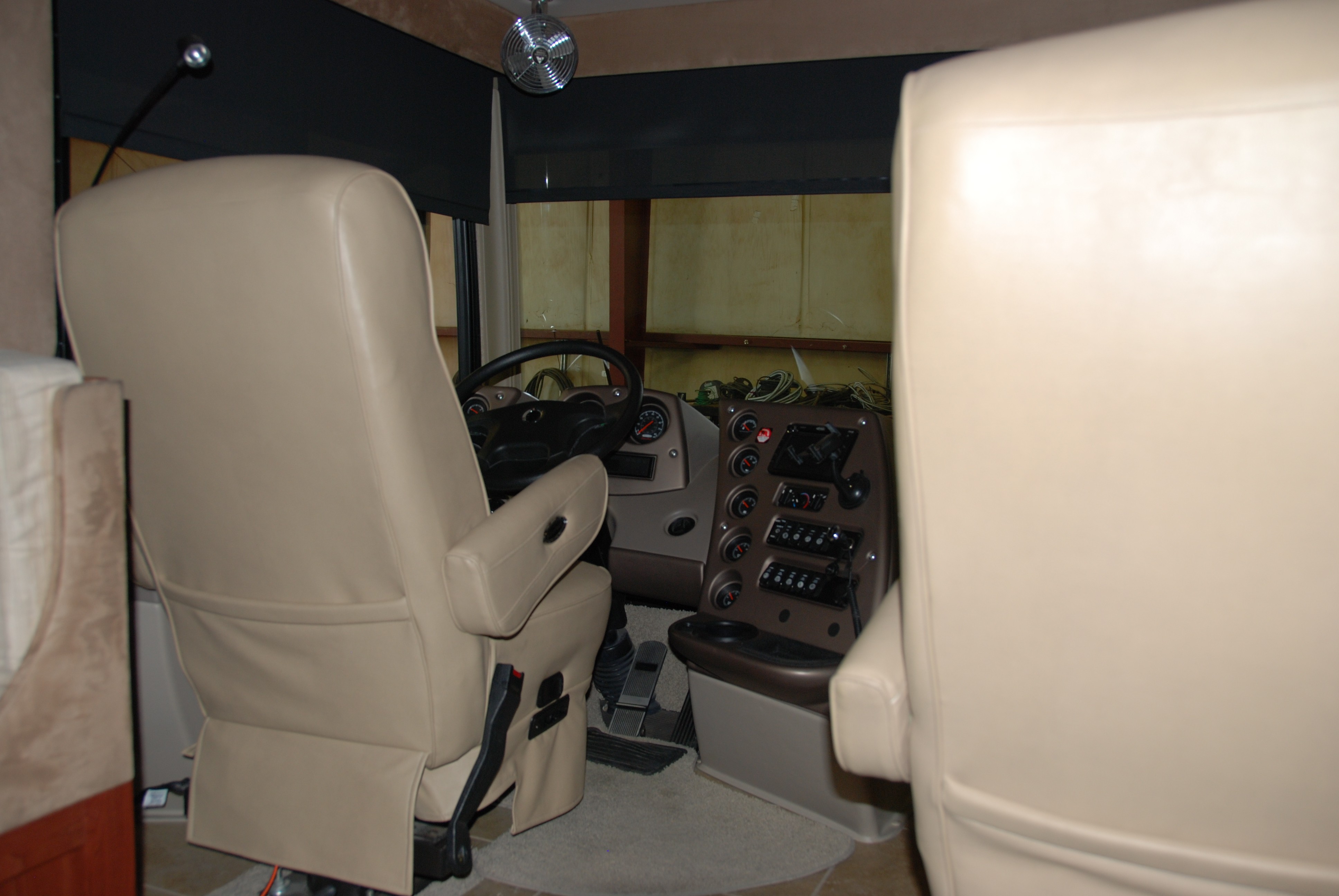 2011 Forest River Berkshire 360FWS - 016