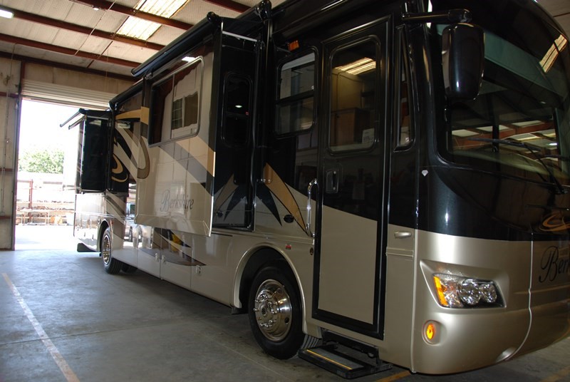 2011 Forest River Berkshire 360FWS - 002