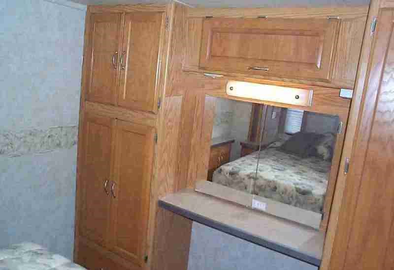 2005 Monaco Monarch SE - 010