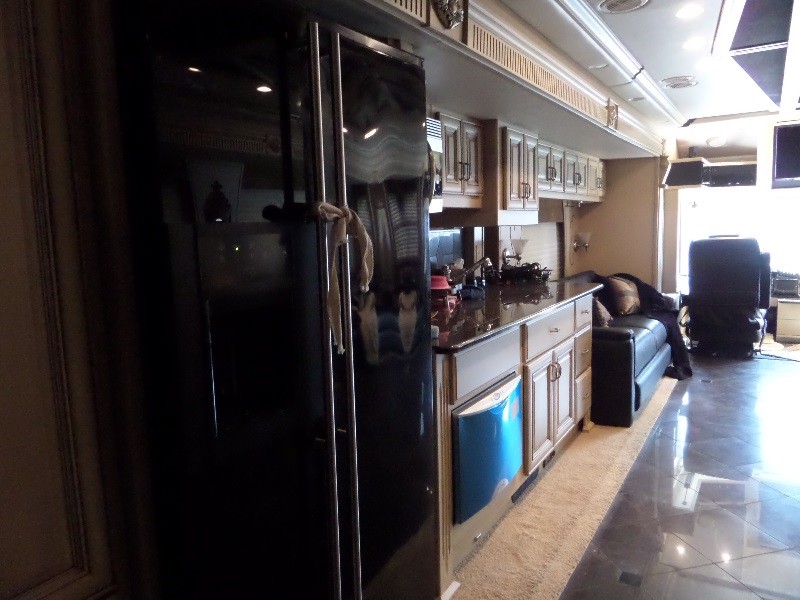 2008 American Coach American Heritage 45B - 005