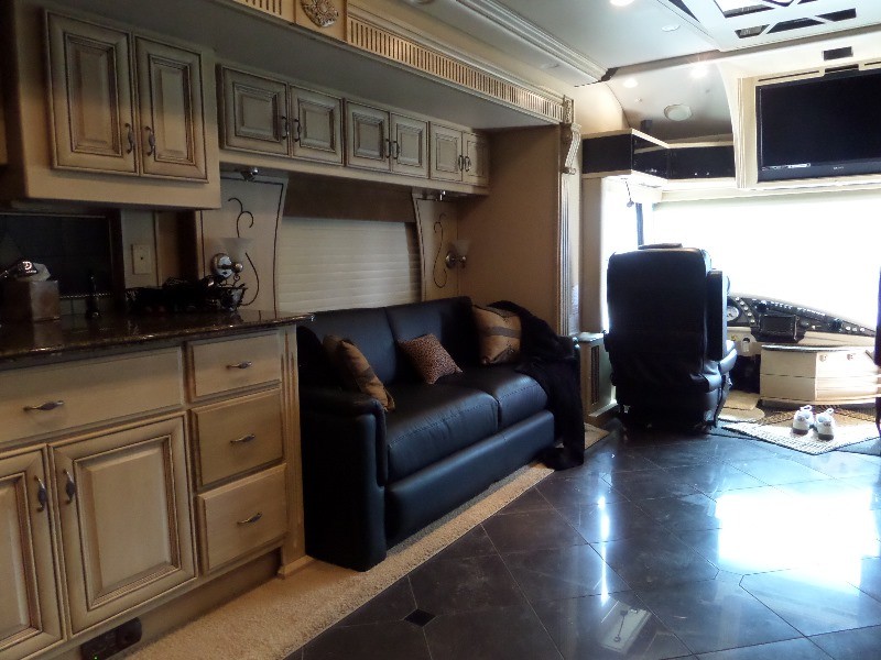 2008 American Coach American Heritage 45B - 006