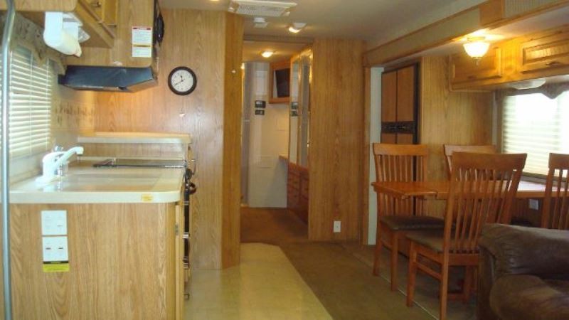 2005 Fleetwood Bounder 35E - 004