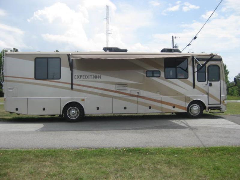 2006 Fleetwood Expedition 37U - 004