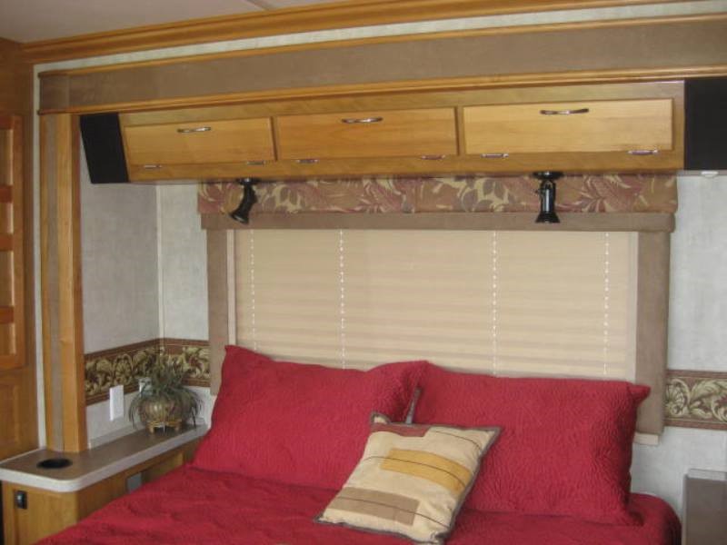 2006 Fleetwood Expedition 37U - 010
