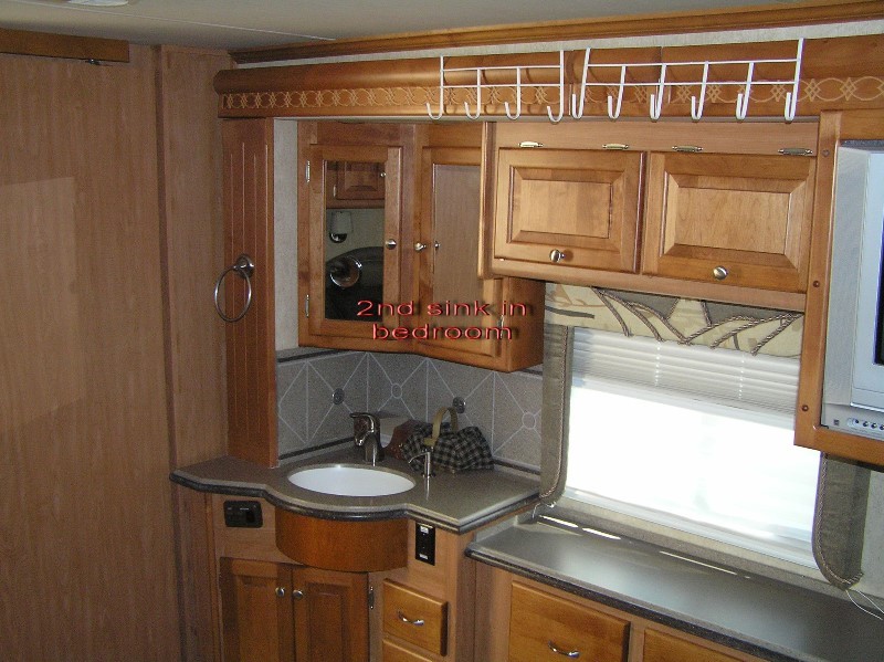 2007 Tiffin Phaeton 40QDH - 017