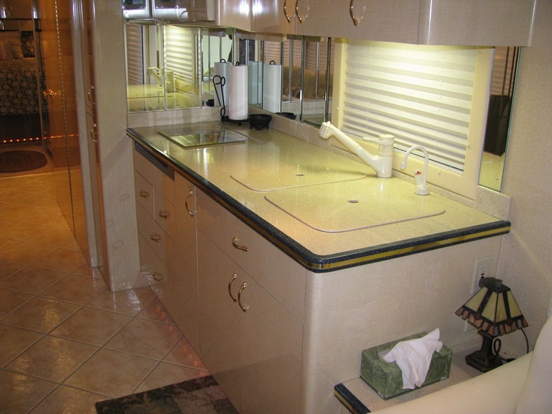 2000 Bluebird Wanderlodge LX40 - 005