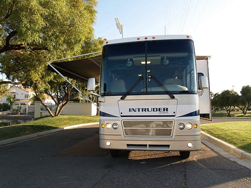 2006 Damon Intruder 378 - 002