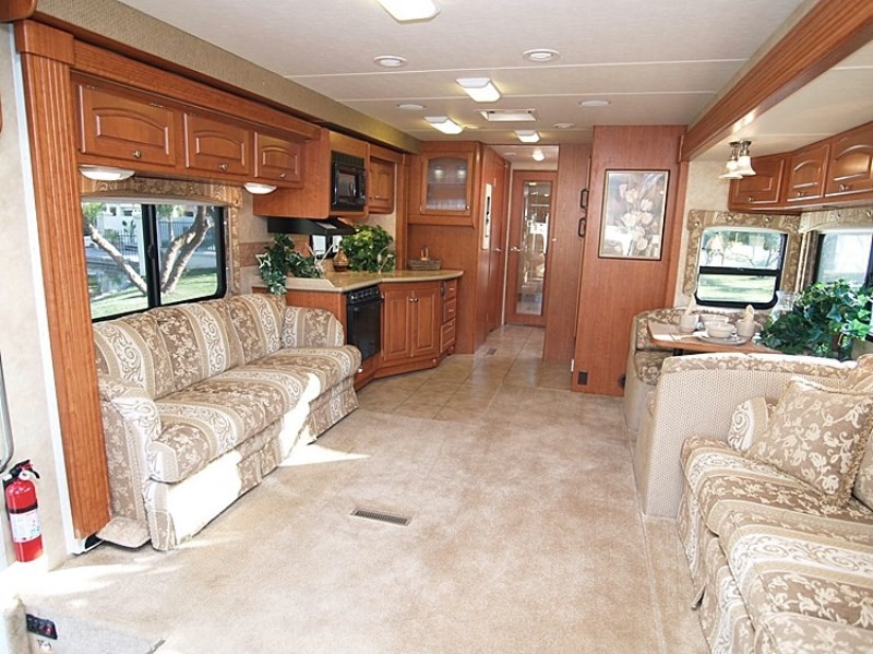 2006 Damon Intruder 378 - 012