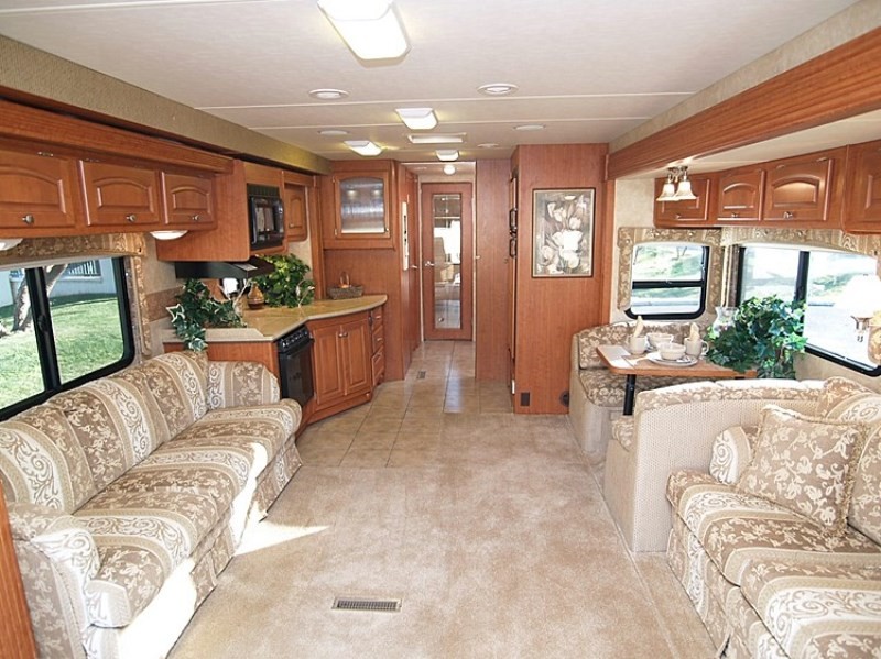 2006 Damon Intruder 378 - 013