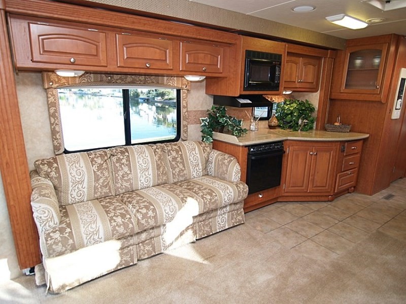 2006 Damon Intruder 378 - 017