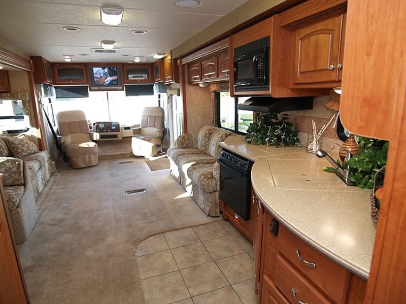 2006 Damon Intruder 378 - 018